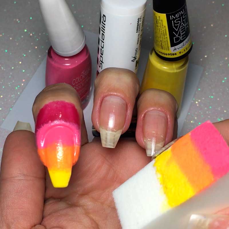 Como Fazer Degradê nas Unhas (Ombre Nails)