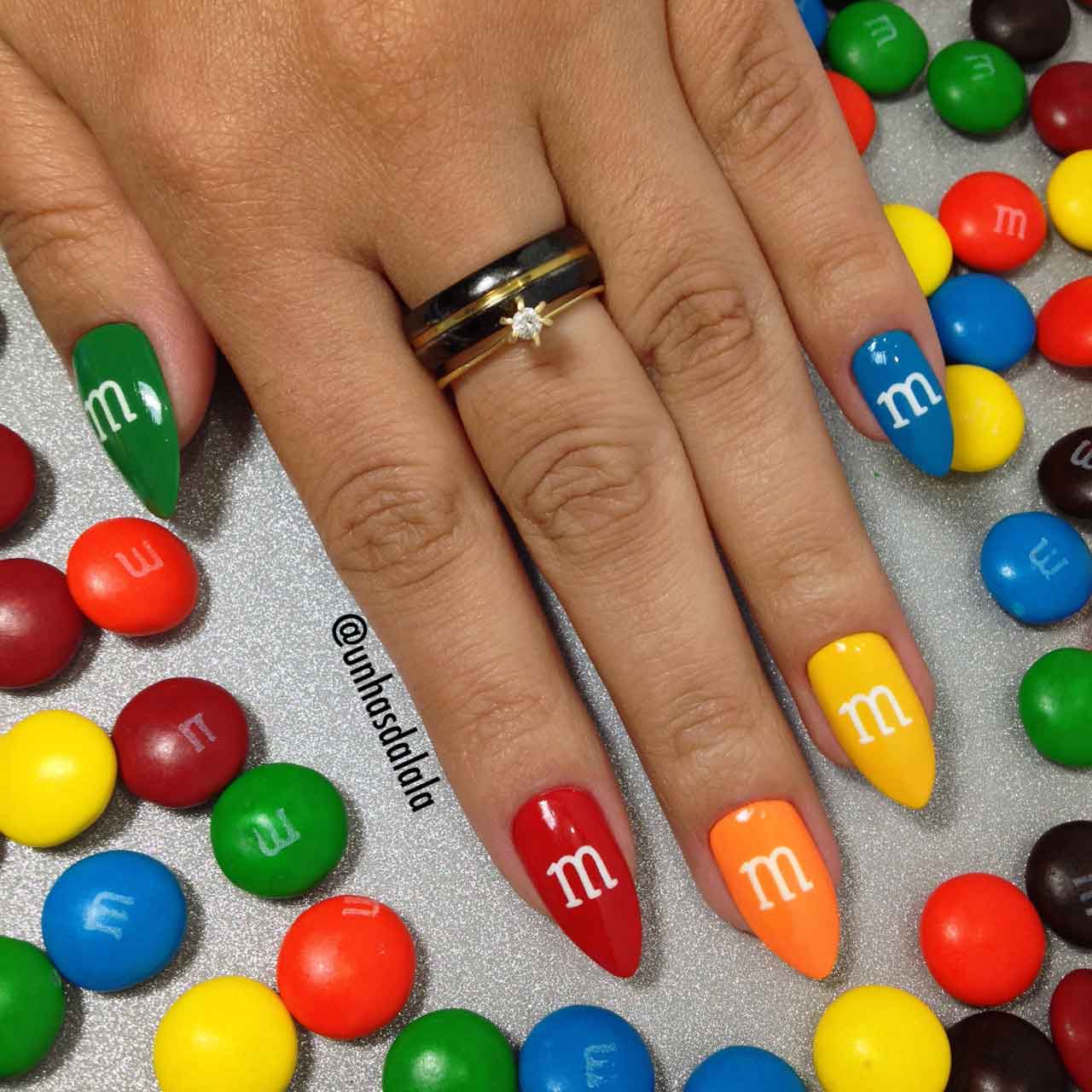 Unhas Decoradas M&M's