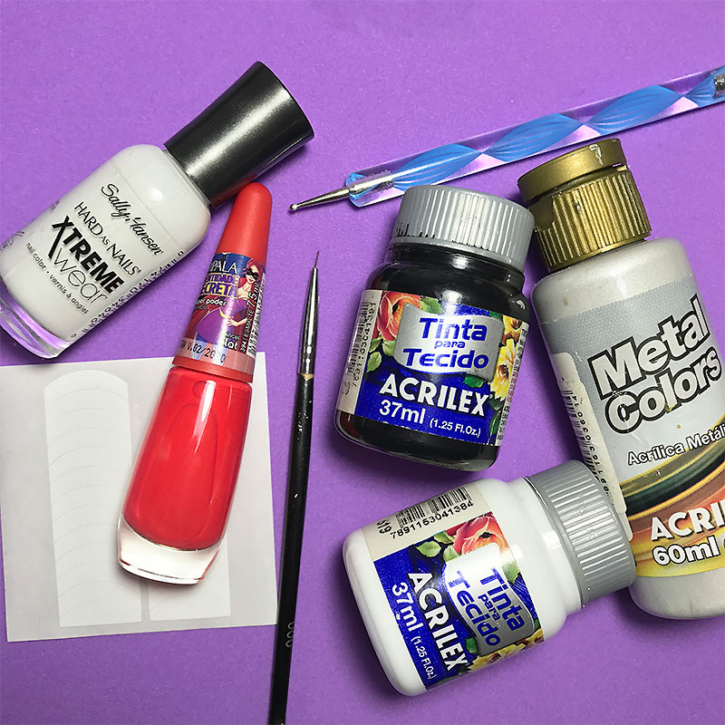 unhas decoradas volta às aulas jeans e tênis