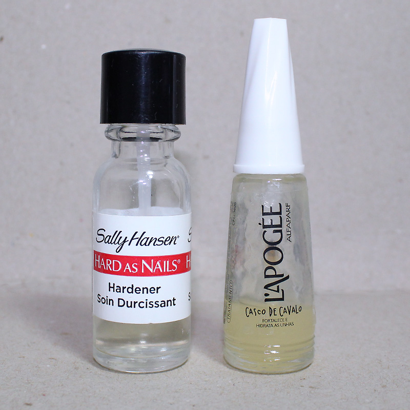 hidratando unhas e cutículas, hidratando unhas, hidratando cutículas, hidratando mãos, unhas, cutículas, mãos, removedor de esmalte sem acetona, cera hidratante para unhas e cutículas, bases fortalecedoras, óleo hidratante para unhas e cutículas, como hidratar unhas, como hidratar cutículas