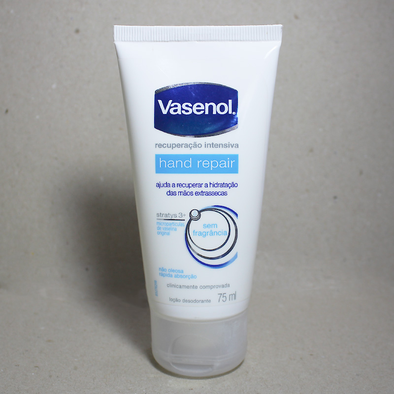 hidratando unhas e cutículas, hidratando unhas, hidratando cutículas, hidratando mãos, unhas, cutículas, mãos, removedor de esmalte sem acetona, cera hidratante para unhas e cutículas, bases fortalecedoras, óleo hidratante para unhas e cutículas, como hidratar unhas, como hidratar cutículas