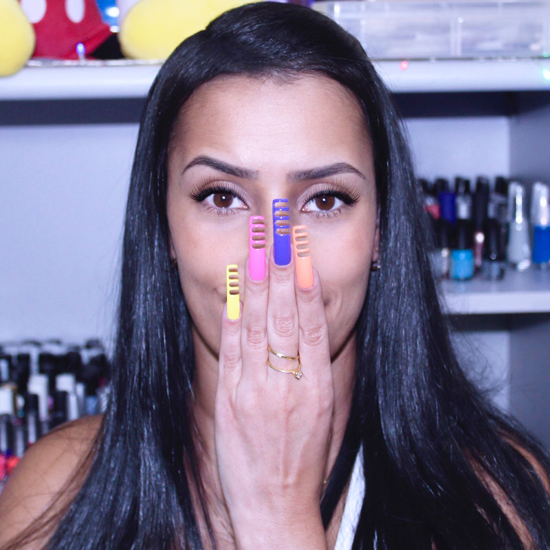 weird nails, unhas do instagram, desafio unhas do instagram, unhas instagram, freak nails, pente cabelo, nail sunny, unhas da lala, larissa leite, youtube unhas da lala, youtube larissa leite, unhas enormes, unhas grandes, unhas ballerina, esmalte neon, esmalte fluorescente, esmalte rosa, esmalte laranja, esmalte amarelo, esmalte violeta, unhas de pente, unhas esquisitas, unhas estranhas