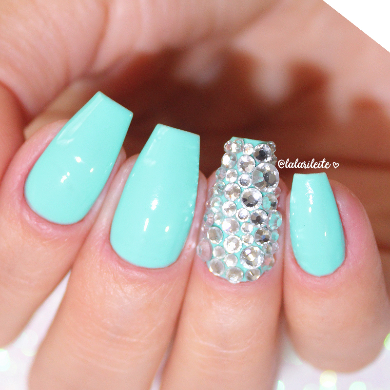 Review Dote Hello Kitty Mousse de Limão, esmalte dote hello kitty, esmalte dote, hello kitty, dote hello kitty, esmalte verde água, esmalte verde tiffany, verde tiffany, verde água, dote mousse de limão, esmalte mousse de limão, dote mousse de limão hello kitty, unhas da lala, larissa leite, resenha dote mousse de limão, resenha hello kitty mousse de limão, blog de dicas, blog moda, blog unhas, blog esmaltes, esmalte, unha com pedraria, joia de unha, unha com joia de unha, filha unica com pedrarias