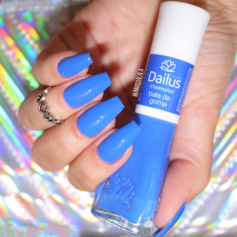 esmalte dailus azul bala de goma, esmalte dailus, esmalte azul, dailus bala de goma, bala de goma, dailus, resenha esmalte dailus, resenha esmalte bala de goma, unhas da lala, larissa leite, esmalte azul eletrico, esmalte azul bonito, unhas esmaltadas, unhas, unhas azuis, blue nails, dailus esmaltes, unhas pintadas de azul, unhas esmaltadas de azul