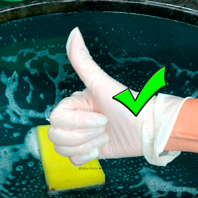 como cuidar das unhas, cuidando das unhas, dicas de como cuidar das unhas em casa, como cuidar das unhas em casa, cuidando das unhas em casa quarentena, quarentena, materiais para fazer as unhas, não use acetona, removedor de esmalte, dicas bases fortalecedoras, dicas de extra brilho, produtos para hidratar unhas mãos e cutículas, como hidratar unhas, como hidratar mãos, como hidratar cutículas, esmalte vencido, não use esmalte vencido, larissa leite unhas, higienizar unhas, como cuidar das unhas coronavirus, dicas de unhas, larissa leite, unhas da lala