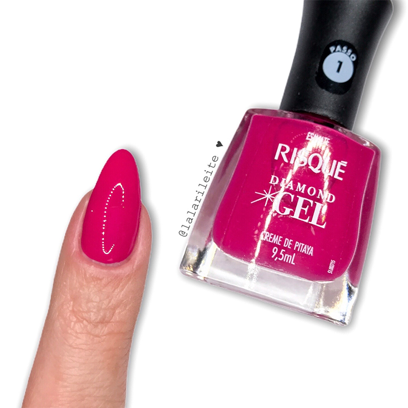 risqué gel, risqué diamond gel, resenha risqué diamond gel, risqué diamond gel como usar, risqué diamond gel resenha, risque diamond gel, risque gel, risque diamond gel como usar, risque diamond gel cores, risqué diamond gel cores, risque gel diamond, esmalte risque diamond gel resenha, risque diamond gel top coat, risqué top coat gel, esmalte risqué diamond gel, esmalte risqué preto caviar, esmalte risqué chá branco, esmalte risqué noz moscada, esmalte risqué creme de pitaya, esmalte risqué veludo rosé, esmalte risqué vermelho cereja, top coat fixador risqué, unhas da lala, unhas da lalá, larissa leite, larissa leite unhas, esmalte efeito gel, esmalte efeito gel risqué, novo esmalte risqué diamond gel