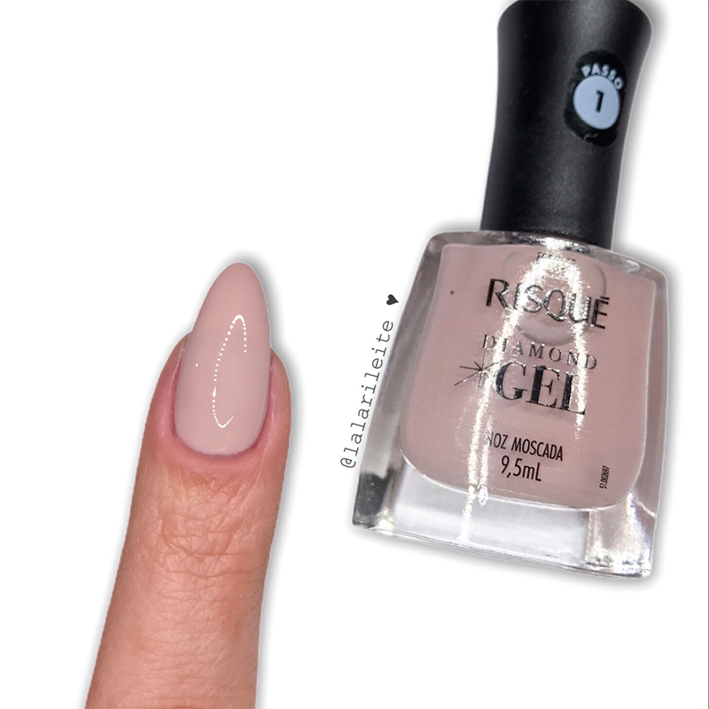 risqué gel, risqué diamond gel, resenha risqué diamond gel, risqué diamond gel como usar, risqué diamond gel resenha, risque diamond gel, risque gel, risque diamond gel como usar, risque diamond gel cores, risqué diamond gel cores, risque gel diamond, esmalte risque diamond gel resenha, risque diamond gel top coat, risqué top coat gel, esmalte risqué diamond gel, esmalte risqué preto caviar, esmalte risqué chá branco, esmalte risqué noz moscada, esmalte risqué creme de pitaya, esmalte risqué veludo rosé, esmalte risqué vermelho cereja, top coat fixador risqué, unhas da lala, unhas da lalá, larissa leite, larissa leite unhas, esmalte efeito gel, esmalte efeito gel risqué, novo esmalte risqué diamond gel