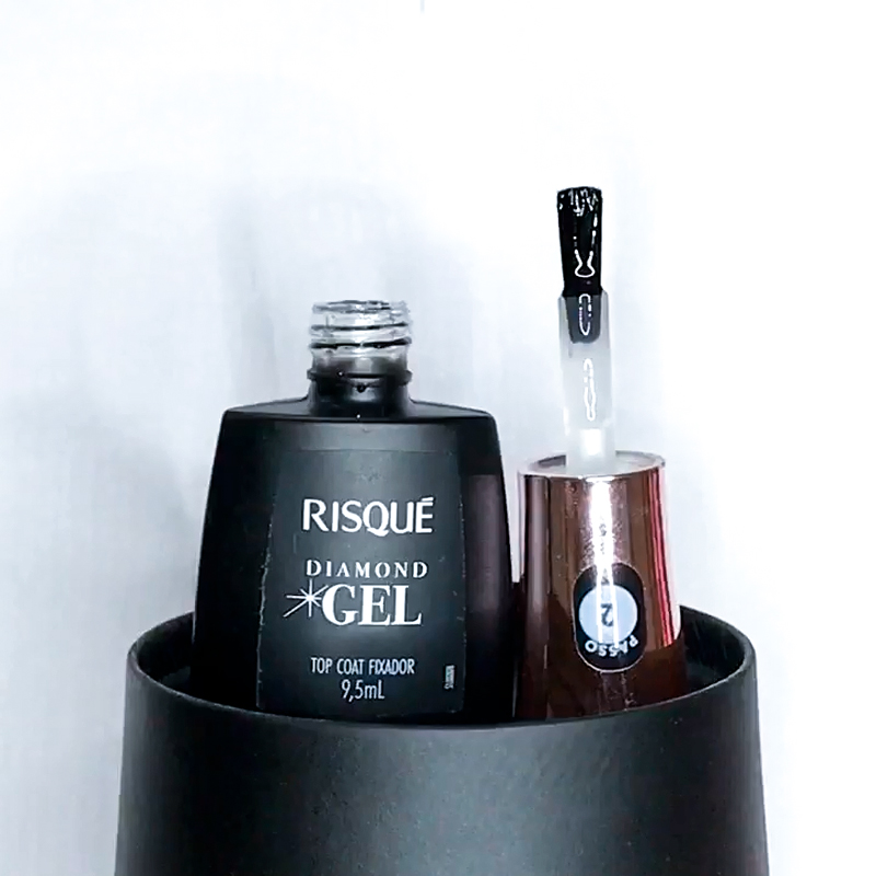 risqué gel, risqué diamond gel, resenha risqué diamond gel, risqué diamond gel como usar, risqué diamond gel resenha, risque diamond gel, risque gel, risque diamond gel como usar, risque diamond gel cores, risqué diamond gel cores, risque gel diamond, esmalte risque diamond gel resenha, risque diamond gel top coat, risqué top coat gel, esmalte risqué diamond gel, esmalte risqué preto caviar, esmalte risqué chá branco, esmalte risqué noz moscada, esmalte risqué creme de pitaya, esmalte risqué veludo rosé, esmalte risqué vermelho cereja, top coat fixador risqué, unhas da lala, unhas da lalá, larissa leite, larissa leite unhas, esmalte efeito gel, esmalte efeito gel risqué, novo esmalte risqué diamond gel