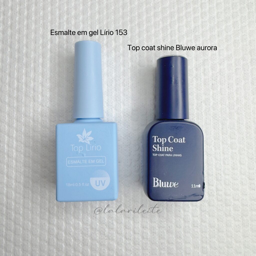 Esmalte azul clarinho Lirio e Top coat shine Glue Aurora