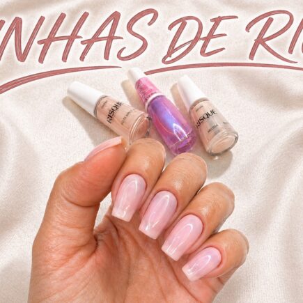 Unhas rosadas com efeito perolado: a combinação de Risqué, Impala e Colorama