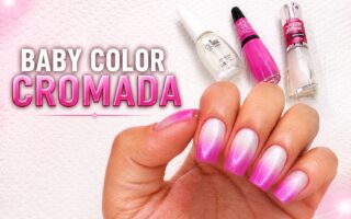 Baby color cromadinha: a combinação de rosa e efeito cromado nas unhas