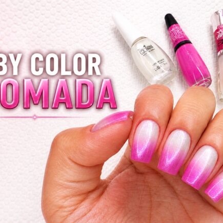 Baby color cromadinha: a combinação de rosa e efeito cromado nas unhas