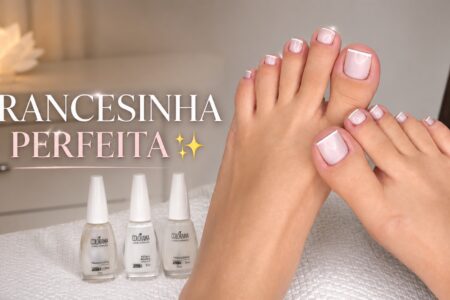 Francesinha tradicional nas unhas dos pés com acabamento delicado