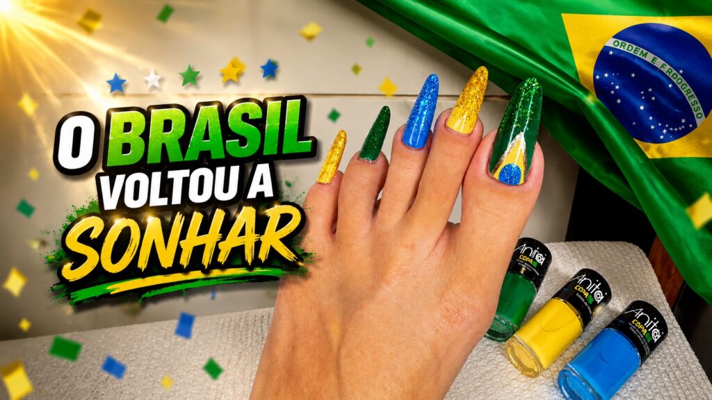 Unhas decoradas para a Copa do Mundo com as cores da bandeira do Brasil