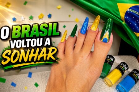 Unhas decoradas para a Copa do Mundo com as cores da bandeira do Brasil