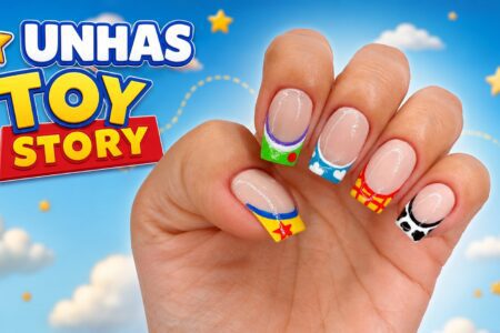 Unhas francesinhas Toy Story com esmaltação colorida e acabamento brilhante