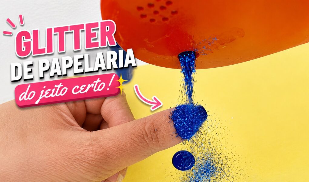 Unha com glitter de papelaria: azul, brilho e acabamento limpo