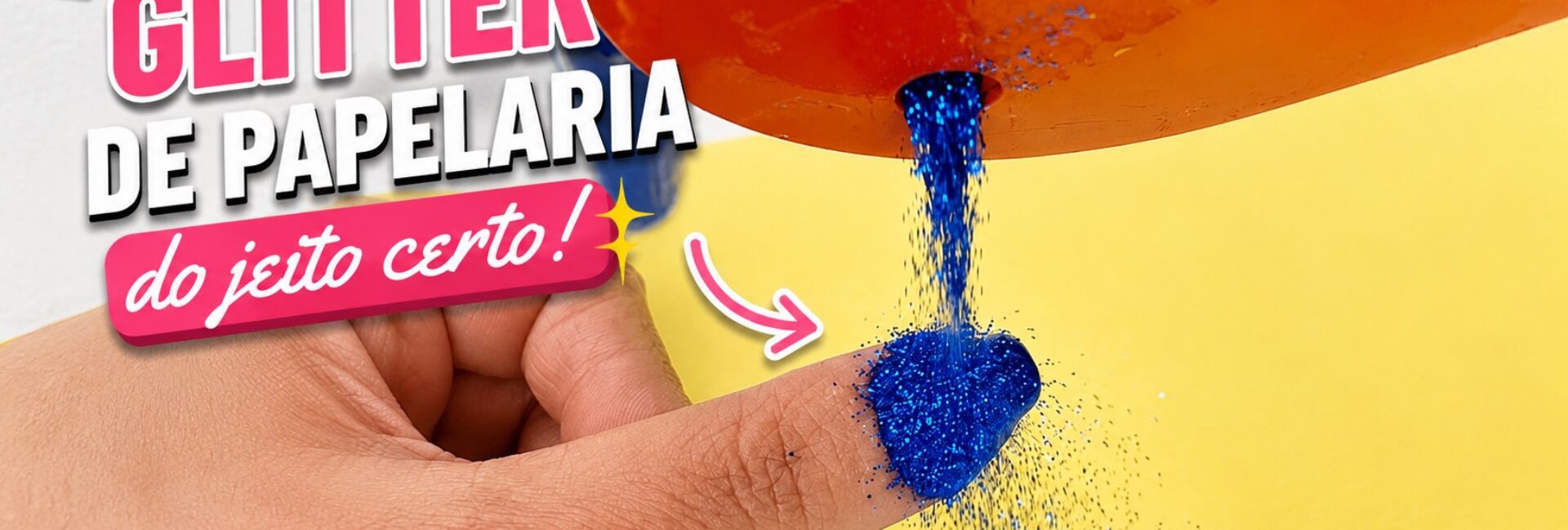Unha com glitter de papelaria: azul, brilho e acabamento limpo