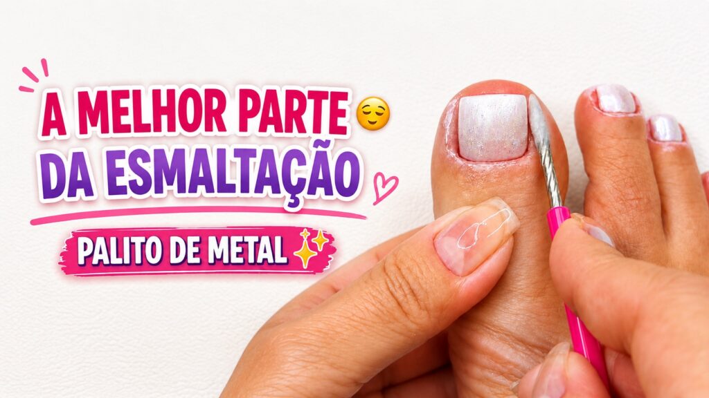 A parte mais satisfatória da esmaltação: limpar os cantinhos com palito de metal