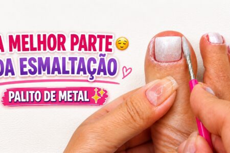 A parte mais satisfatória da esmaltação: limpar os cantinhos com palito de metal