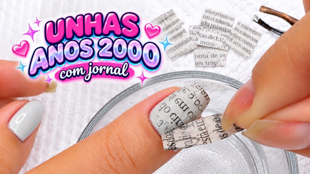 Unhas anos 2000 com jornal: como transferir as letrinhas