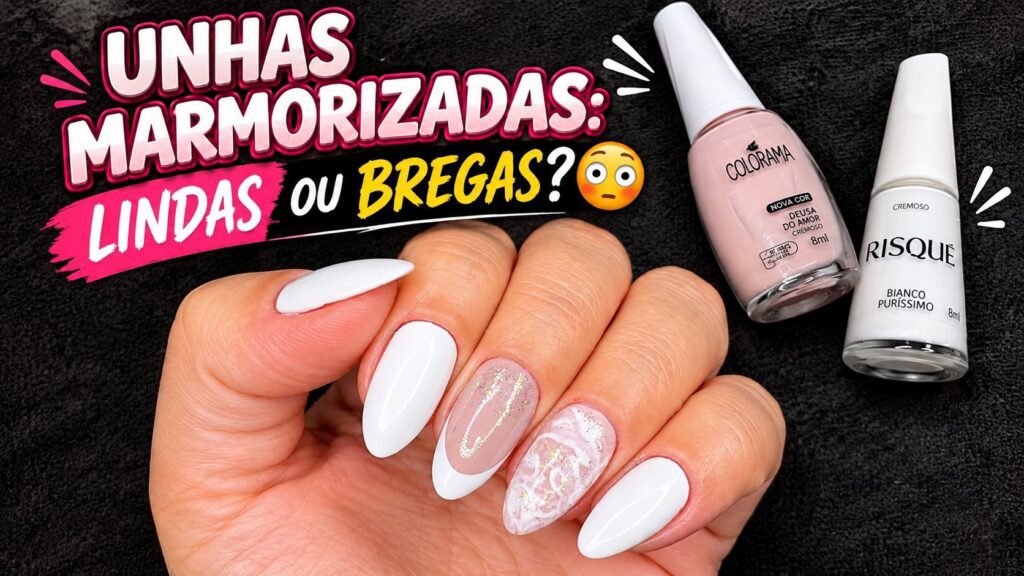 Unhas marmorizadas com francesinha curvada